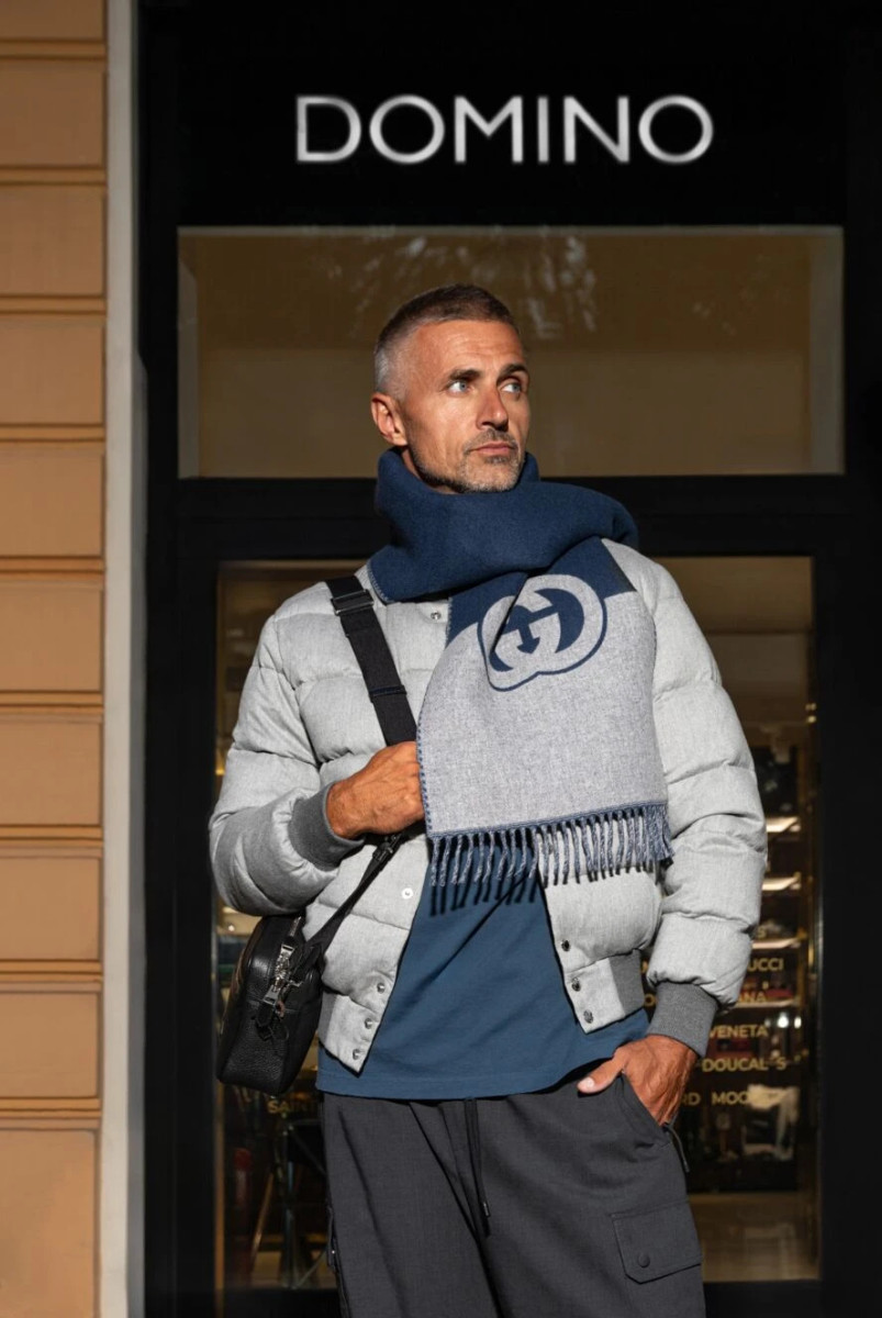 Аксессуары как инвестиция в образ: роль шарфов в премиальном гардеробе