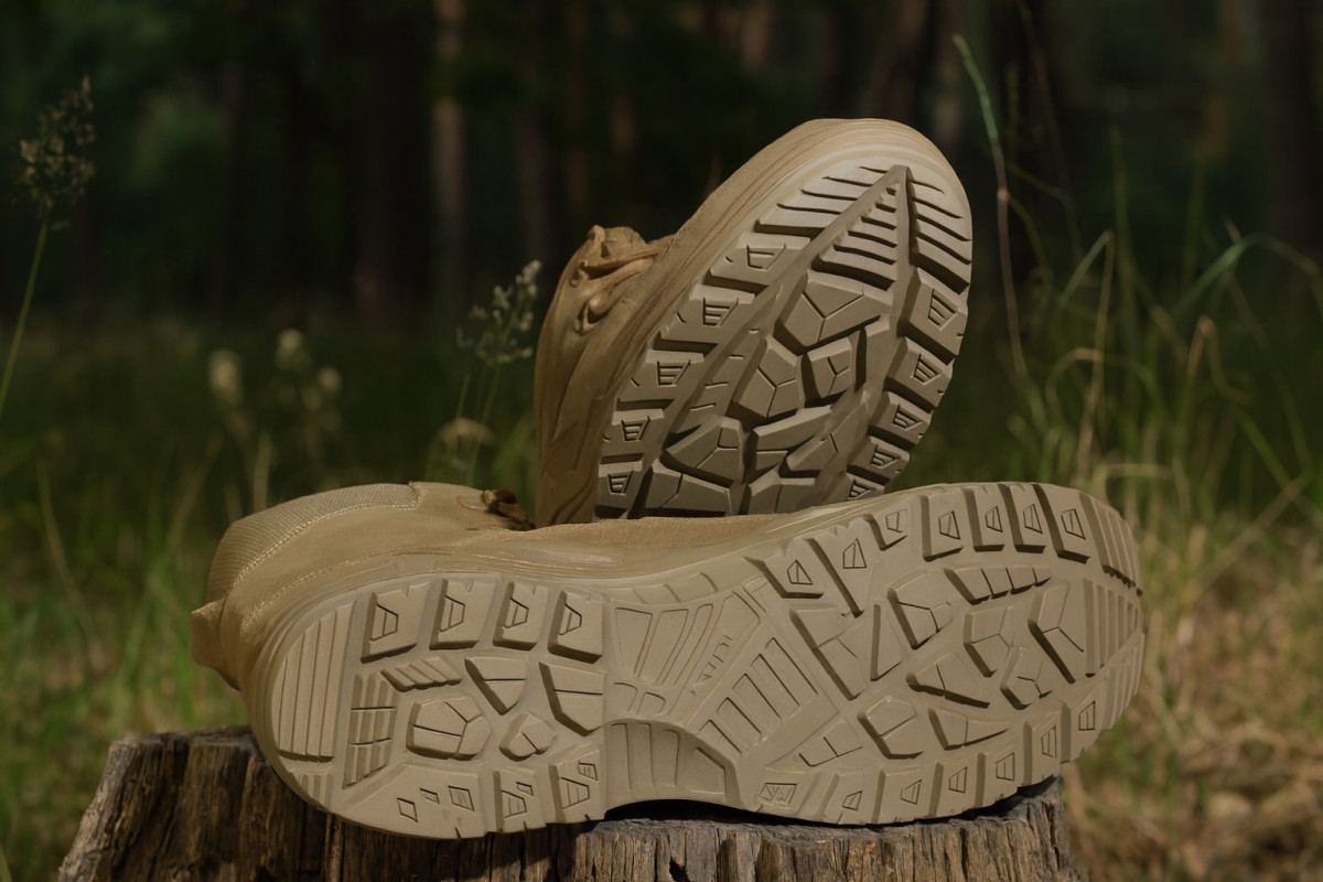 військове взуття