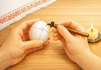 Як зробити писанку у техніці воскового батику: покрокова інструкція